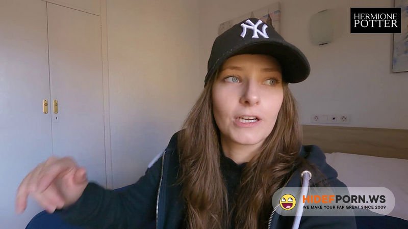 Onlyfans - We Visit Mallorca In Spain And Strangers Watch How i Suck His Cock Vlog Hermione Potter [FullHD 1080p]