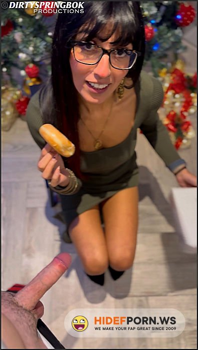 Onlyfans - Aaliyah Yasin – Aaliyah Loves Her Doughnuts Extra Glazed [2K 3840p] - 2025