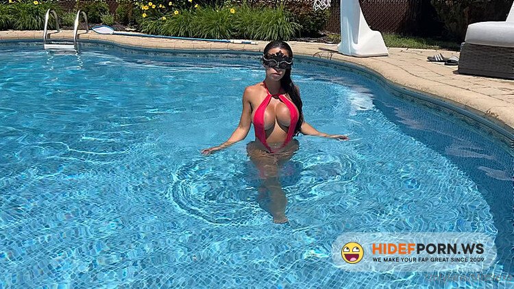 Onlyfans/ManyVids - Miss Lexa @misslexa   Blowjob  Rimjob In a Pool [FullHD 1080p] - 2025