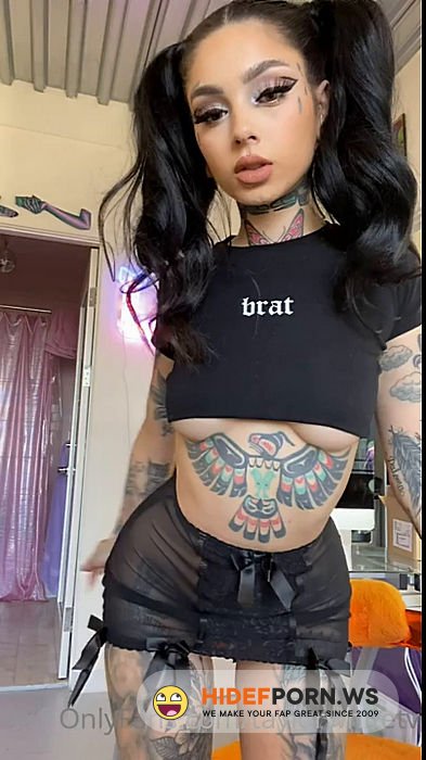 Onlyfans/ManyVids - Mesmerizing Taylor White Plays With Her Pussy And Ass 720p [SD 720p] - 2025