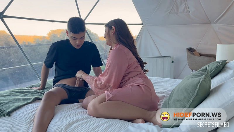 Onlyfans - My Girlfriend And I Got Really Horny And Fucked On Her Parents Bed SecretsFilmed [FullHD 1080p]