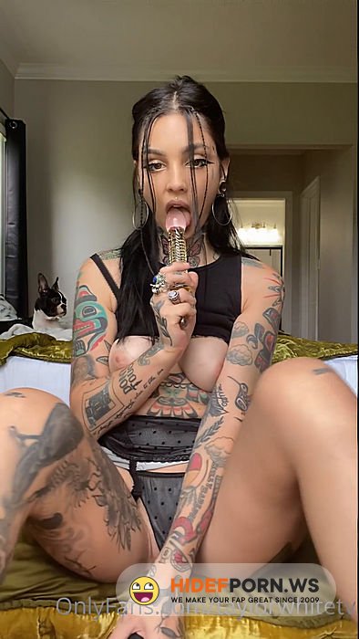 Onlyfans/ManyVids - Taylor Whites Clit Play Ends In Hot Orgasm 1440p [SD 1440p] - 2026