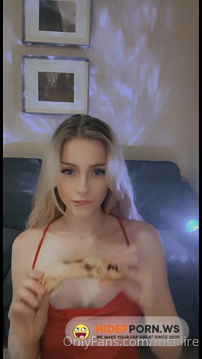 Onlyfans/ManyVids - Msfiiire  Sucking a Banana [SD 1280p] - 2026