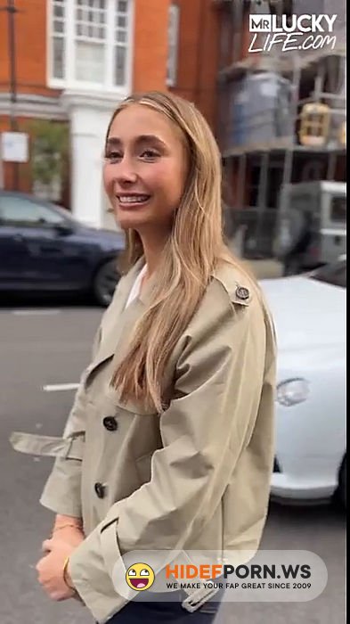 Onlyfans/ManyVids - Lillian Phillips Lights Up London With Mr Lucky 720p [SD 720p] - 2026