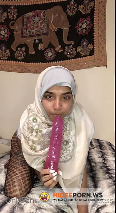 Onlyfans/ManyVids - Pengaliprincess  20200810680900912 Naughty Hijabi Playing With Her New Toy Before Bed [SD 1080p] - 2026