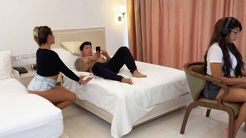 Onlyfans - Husband Cheats On His Wife By Fucking His Stepdaughter Right In Front Of Her Summer Steph [FullHD 1080p]