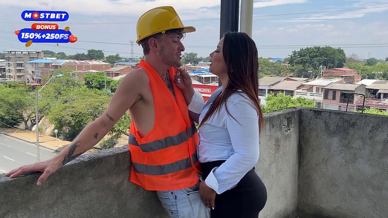 Onlyfans - Horny MILF Linda Clauss Fucks Construction Worker While She s Home Alone Linda Clauss [FullHD 1080p]