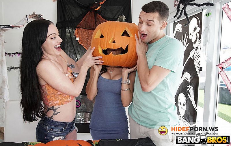 MomIsHorny.com/BangBros.com - Tia Cyrus: Swalloween Treat [HD 720p]