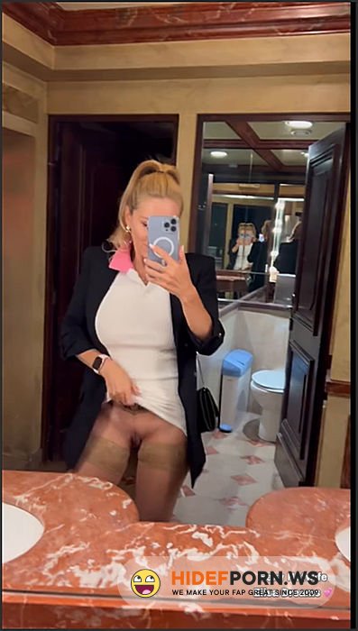 Onlyfans - Elisa Dreams  Toilet Fun [SD 720p] - 2026