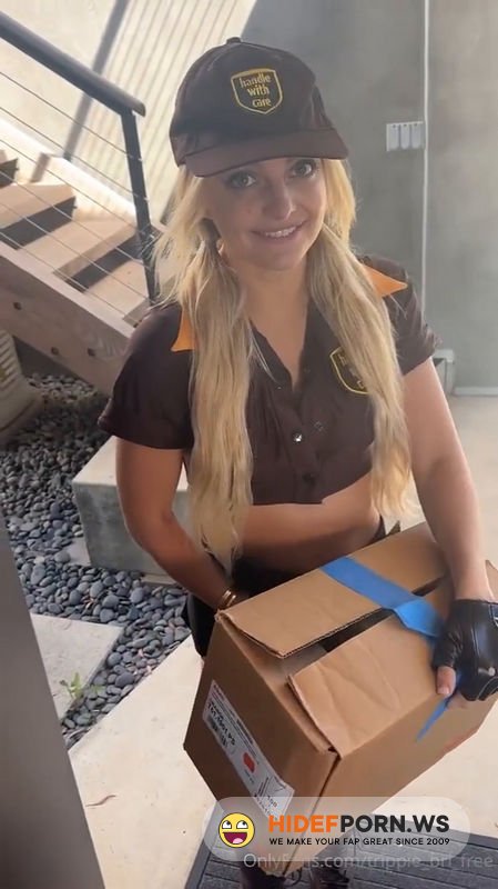 Onlyfans - Tripple Bri  Delivery Creampie [SD 1080p]