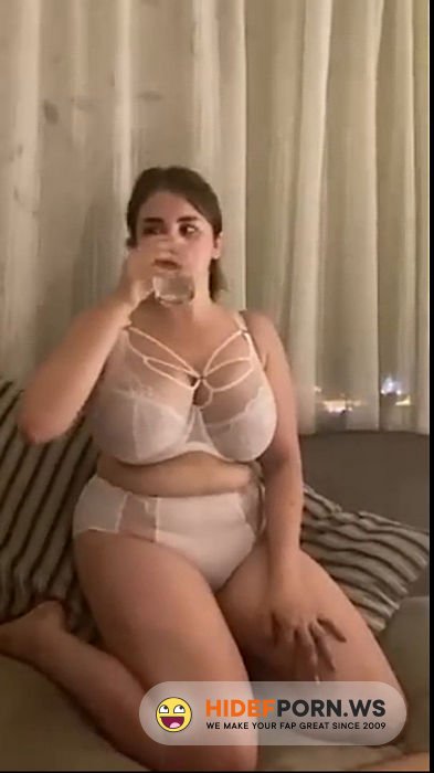 Onlyfans - Molly Evans Vertical [SD 1080p] - 2026