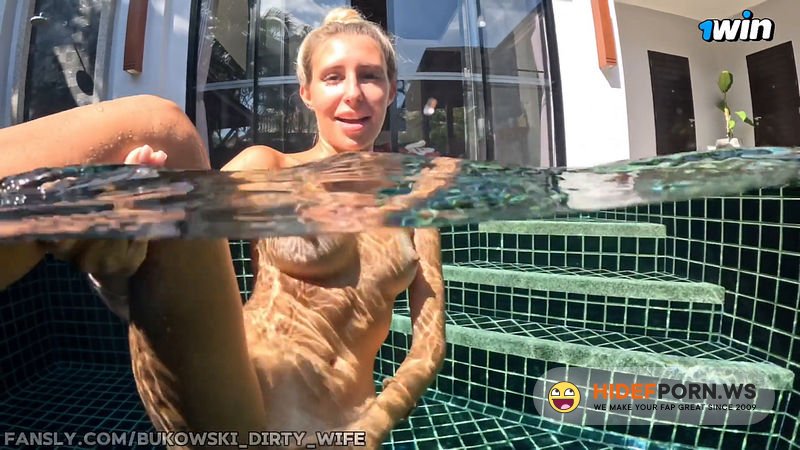 Onlyfans - Real Passionate Sex Underwater Of a Couple In Love On Vacation, Risky Outdoors Ralf Christian [FullHD 1080p]
