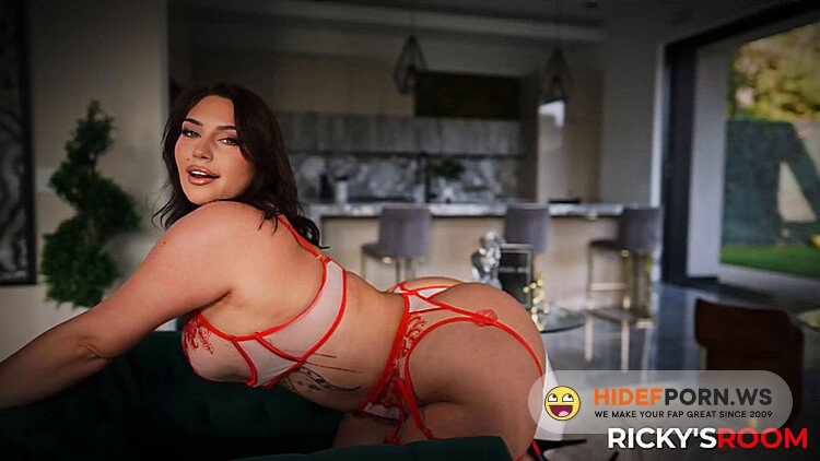 Onlyfans - Vivian Taylor Takes On Bbc In Her Lingerie [FullHD 1080p] - 2026