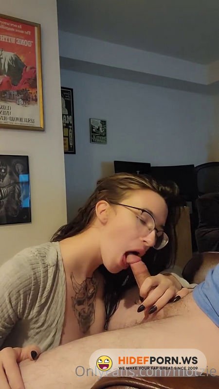Onlyfans - Motzie Sucks And Jerks Cock [SD 1080p]