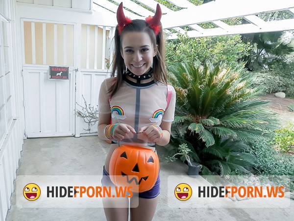 HookupHotshot.com : Ariel Grace - Halloween Hookup [FullHD]