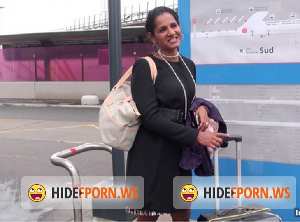 Indecentes-Voisines.com - Caroline - Caroline, belle martiniquaise de 39 ans, choppee directement a la sortie de l aeroport! [FullHD 1080p]