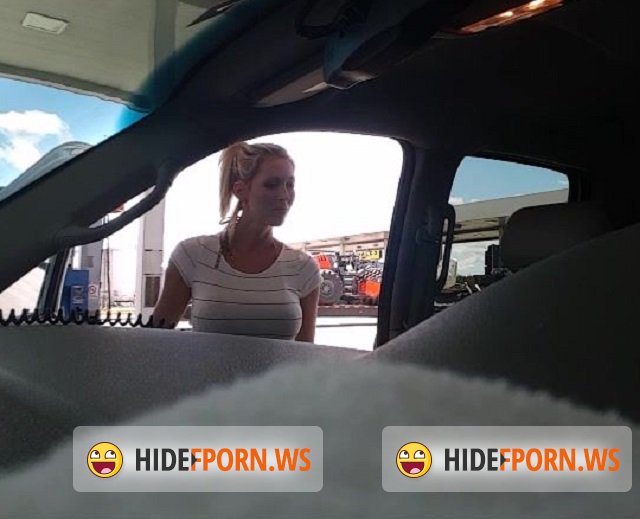 ManyVids.com - TianaLive - Gas Station Flashing [SD 480p]