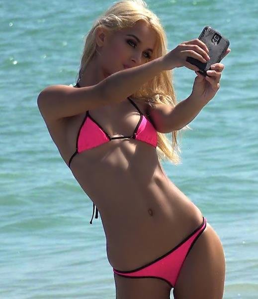 BeachHunters.com - Uma Jolie - Sex With A Young Girl In A Bright Pink Bikini [SD 480p]