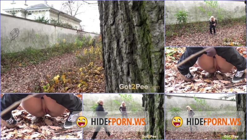 Got2Pee.com - Unknown - Video-soggy-leaves [FullHD 1080p]
