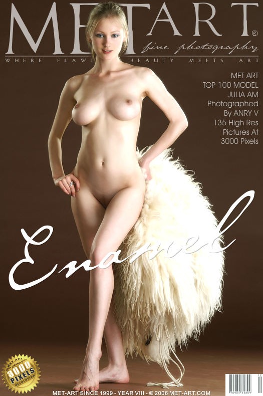 Julia AM - Enamel x136