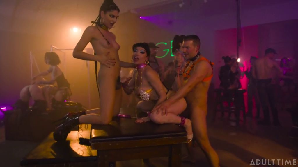Sophia Locke, Casey Calvert, Alison Rey, Aiden Starr, Codi Vore, Little Puck - The Bottom Floor Second Coming and Group Sex [SD 576p]