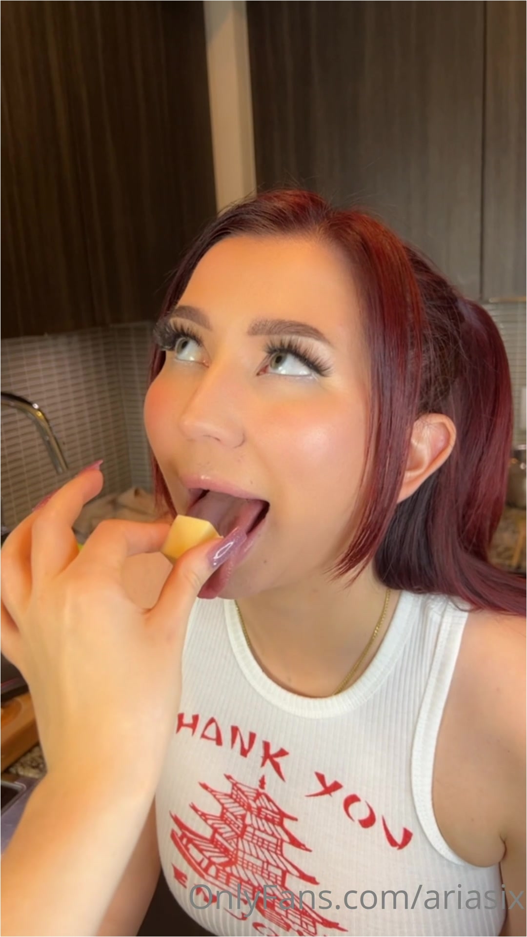 Aria Sixx - Sarahloves.Sarah And i Made a Sexy Cooking Video The Balls Tasted Great [UltraHD/2K 1920P]