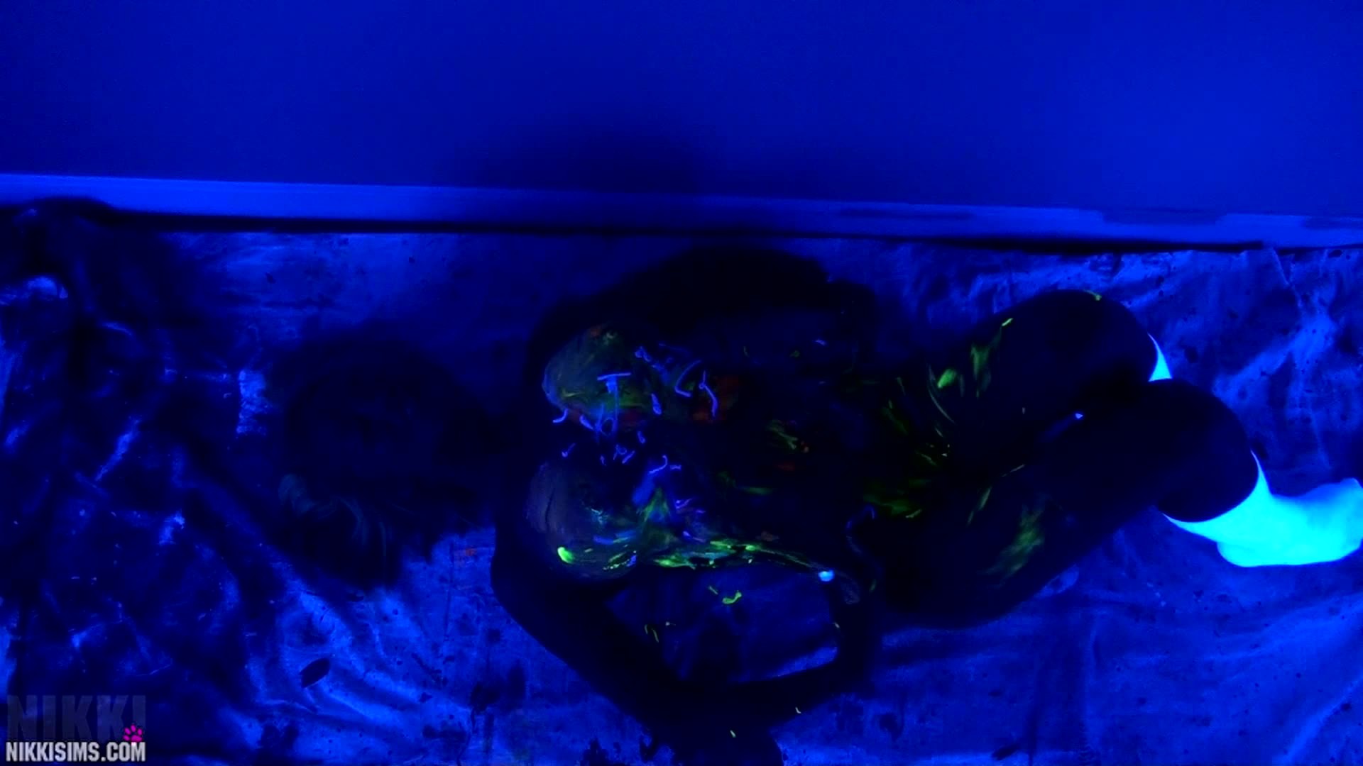 NikkiSims - Black Light Painting Full [FullHD 1080p]