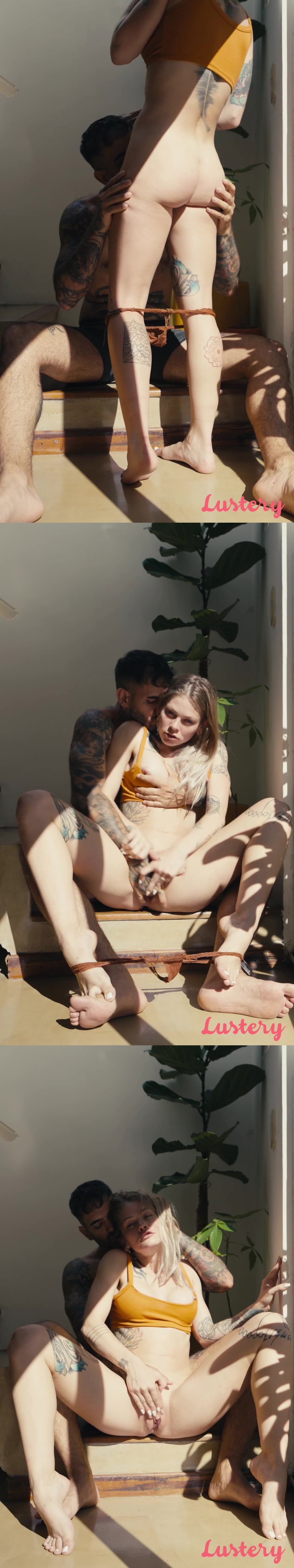 Lustery E1919 Alex And Sammm Stairwell Squirting VERTICAL [FullHD 1080p]