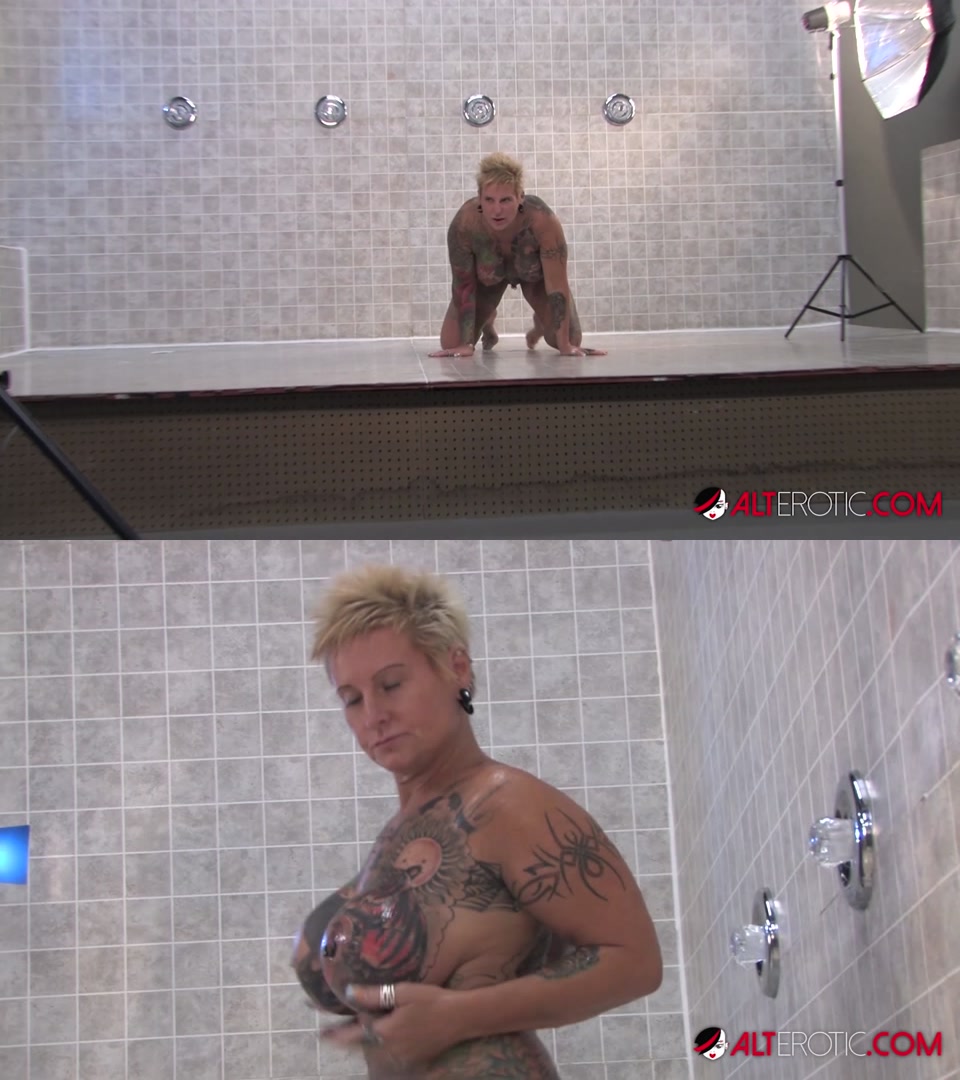 AltErotic Blackwidowxxx Shower Photoshoot BTS [UltraHD 4K 2160p]
